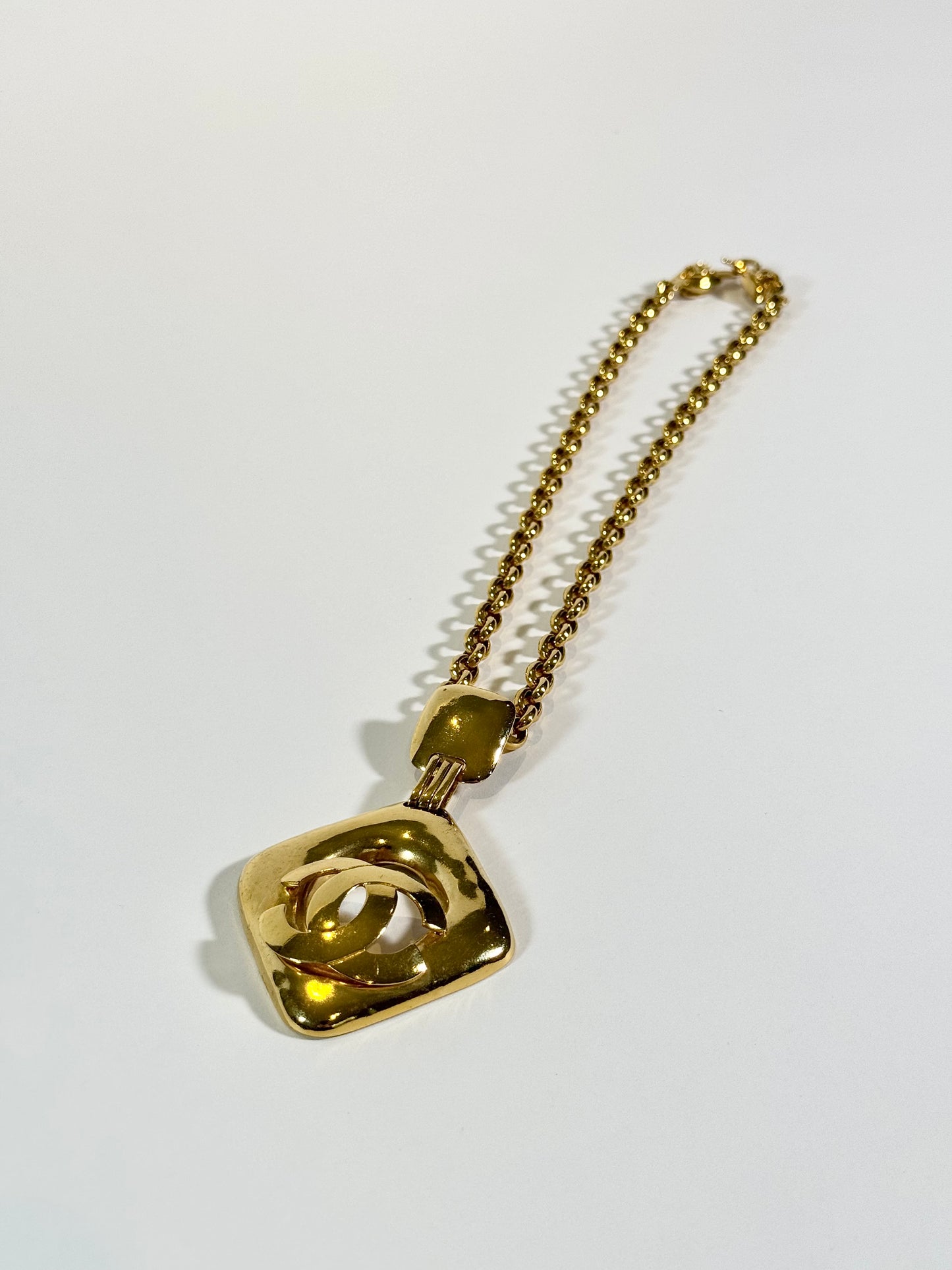 Vintage CHANEL Double C Medallion Gold Necklace Cocomark